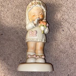 “Here comes the bride” figurine